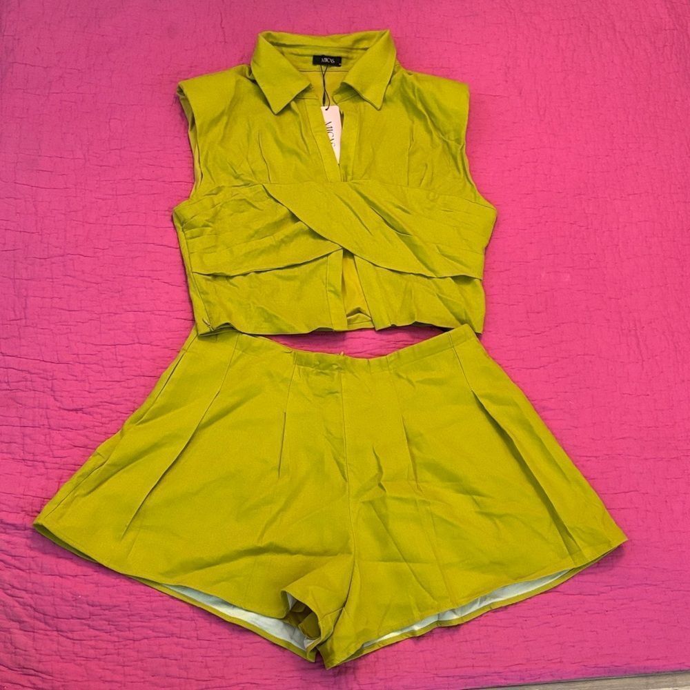 NWT Micas Chic lime green Sleeveless Top and Shorts Set, XL